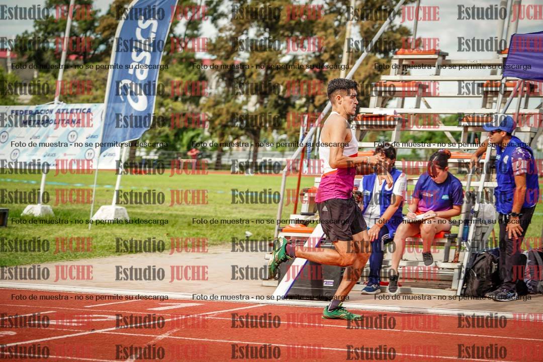 Fotos de los 800 m llanos de varones
