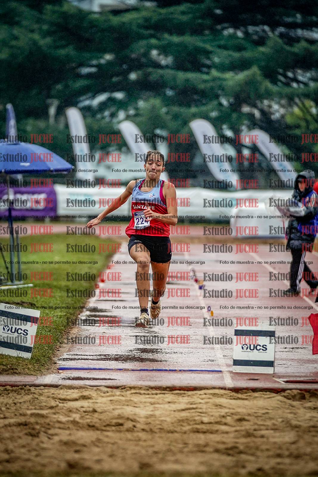 Fotos del salto en largo de mujeres