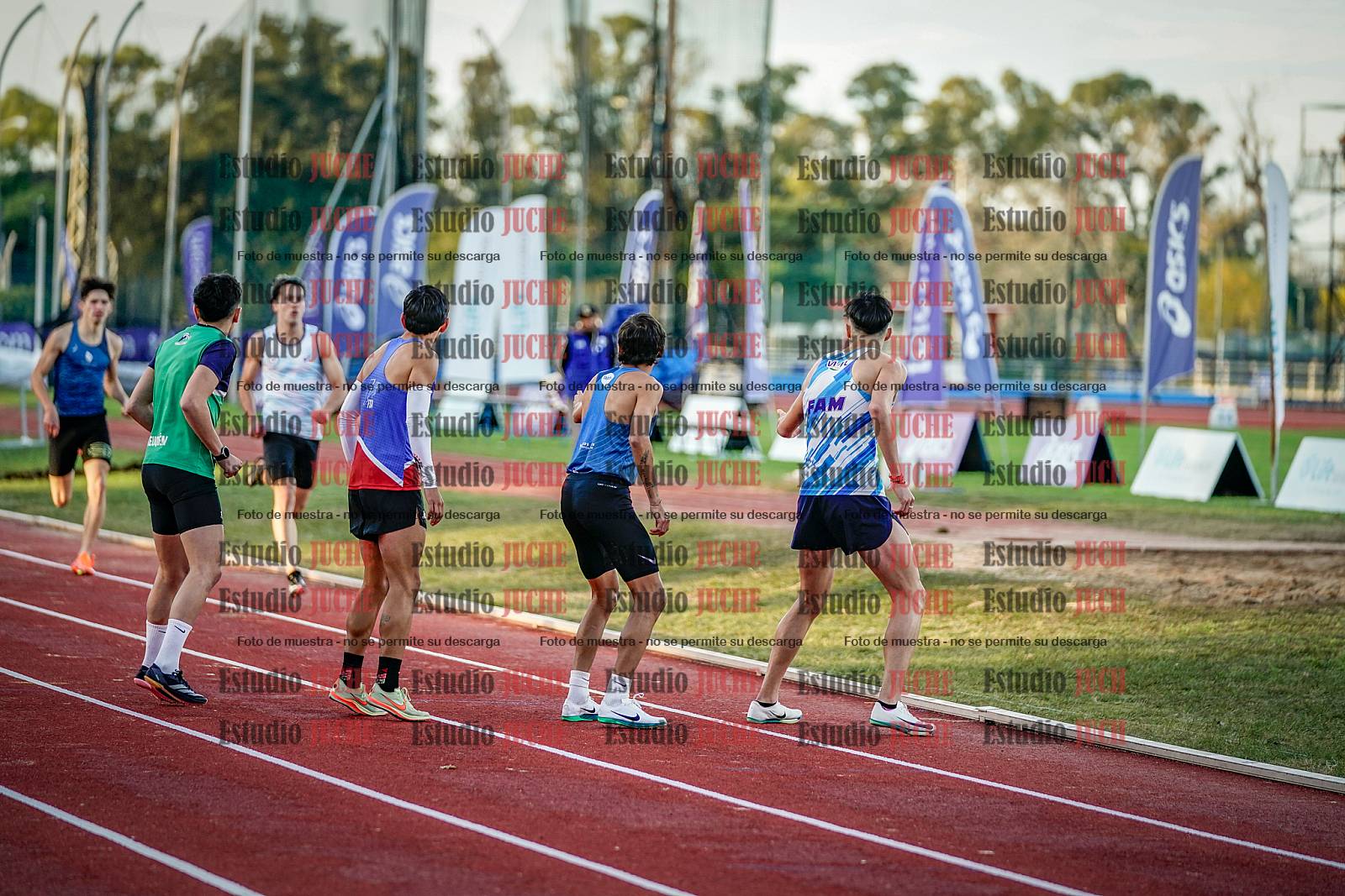 Fotos de las postas 4x400 m de varones