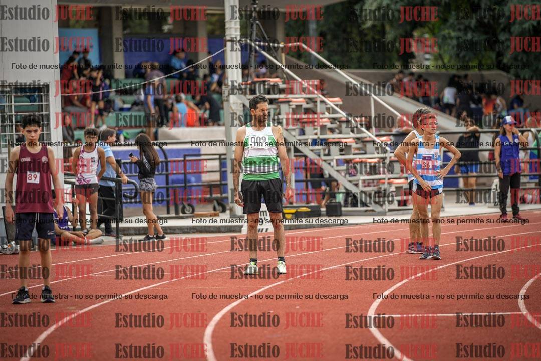 Fotos de los 800 m llanos de varones