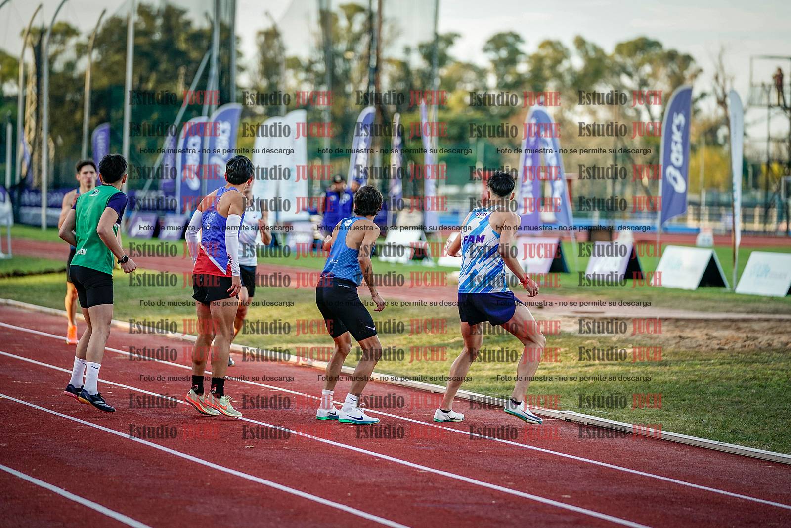 Fotos de las postas 4x400 m de varones
