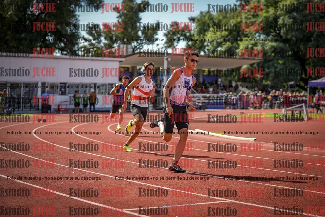 Fotos de los 400 m llanos de varones