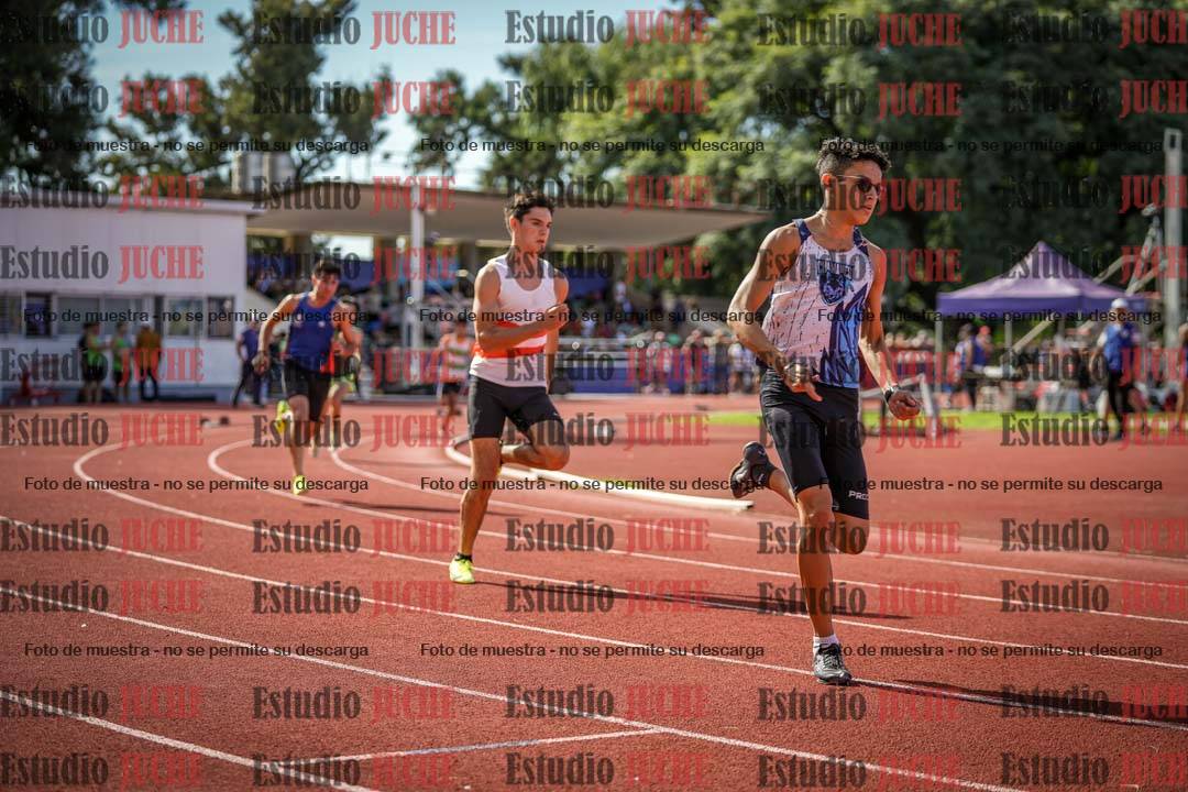 Fotos de los 400 m llanos de varones
