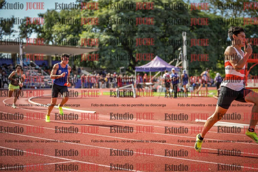 Fotos de los 400 m llanos de varones