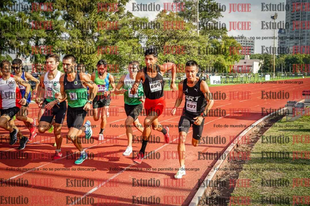 Fotos de los 3000 m llanos de varones