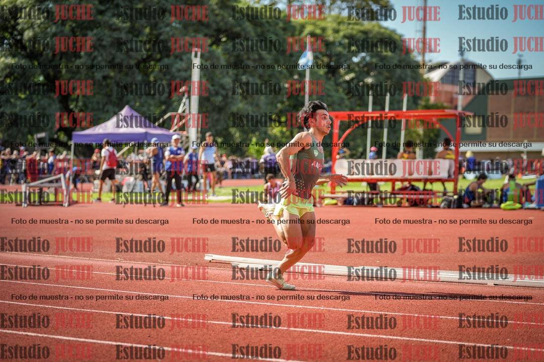 Fotos de los 400 m llanos de varones