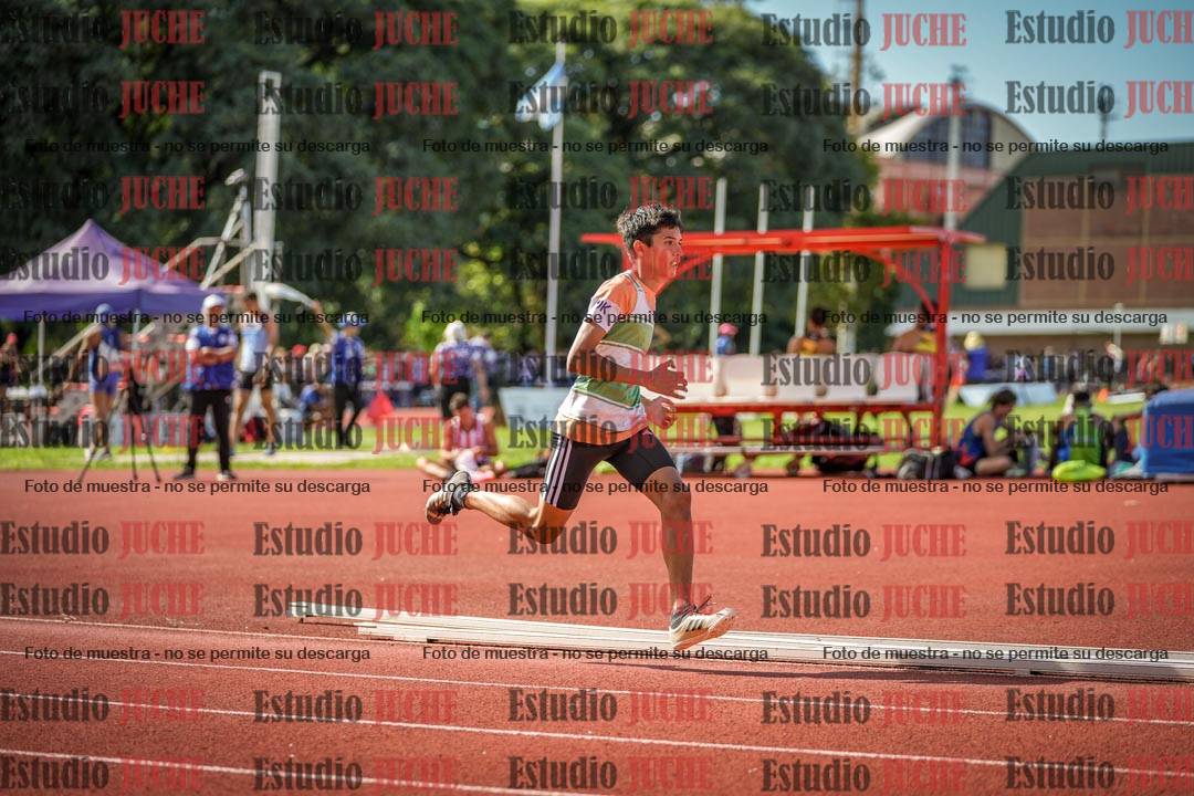 Fotos de los 400 m llanos de varones