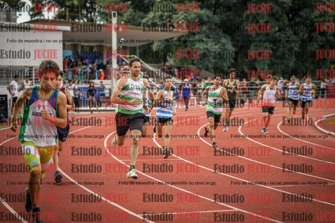 Fotos de los 800 m llanos de varones