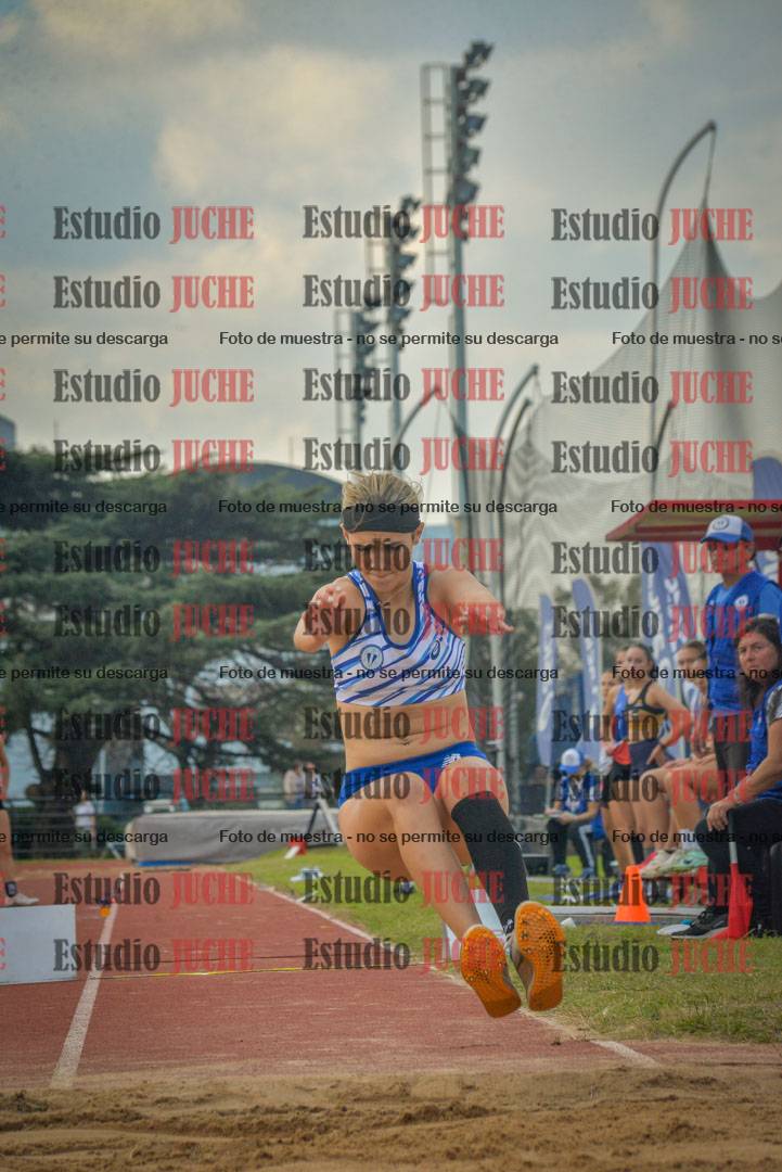 Fotos del salto en largo de mujeres