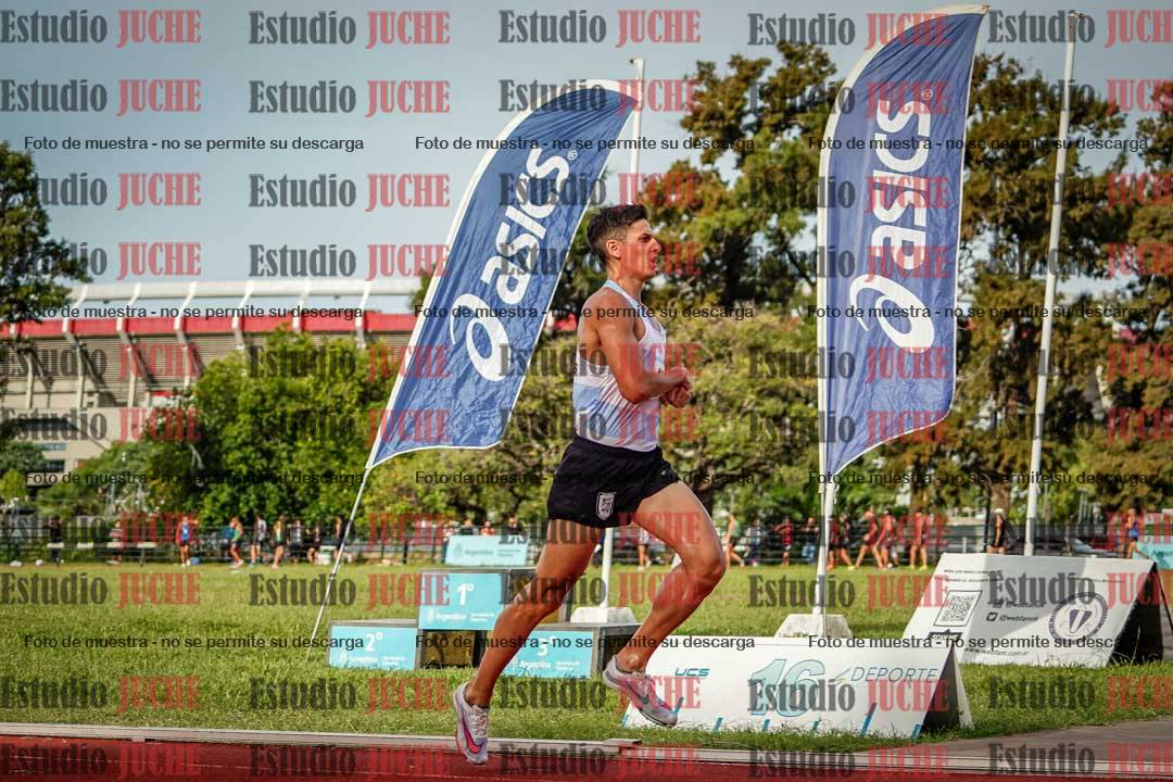 Fotos de los 3000 m llanos de varones