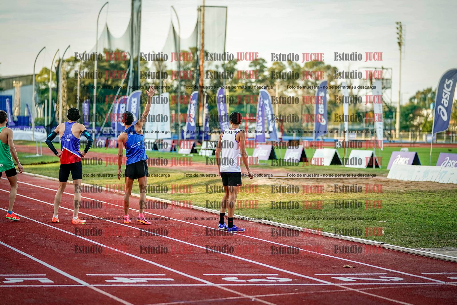 Fotos de las postas 4x400 m de varones