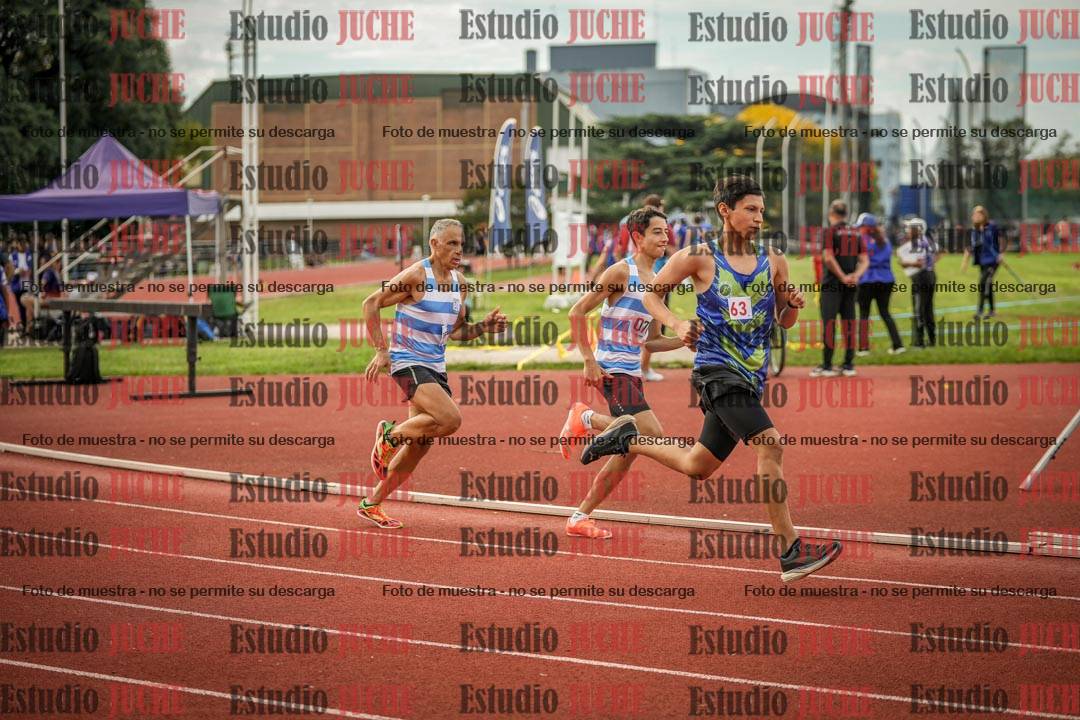 Fotos de los 800 m llanos de varones