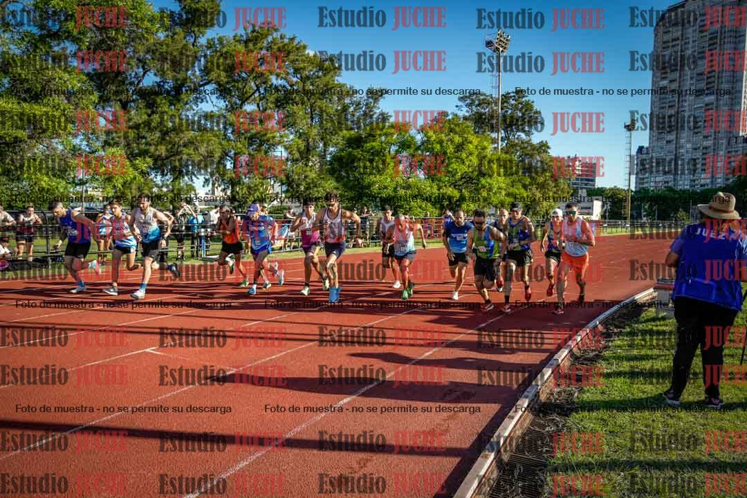 Fotos de los 3000 m llanos de varones