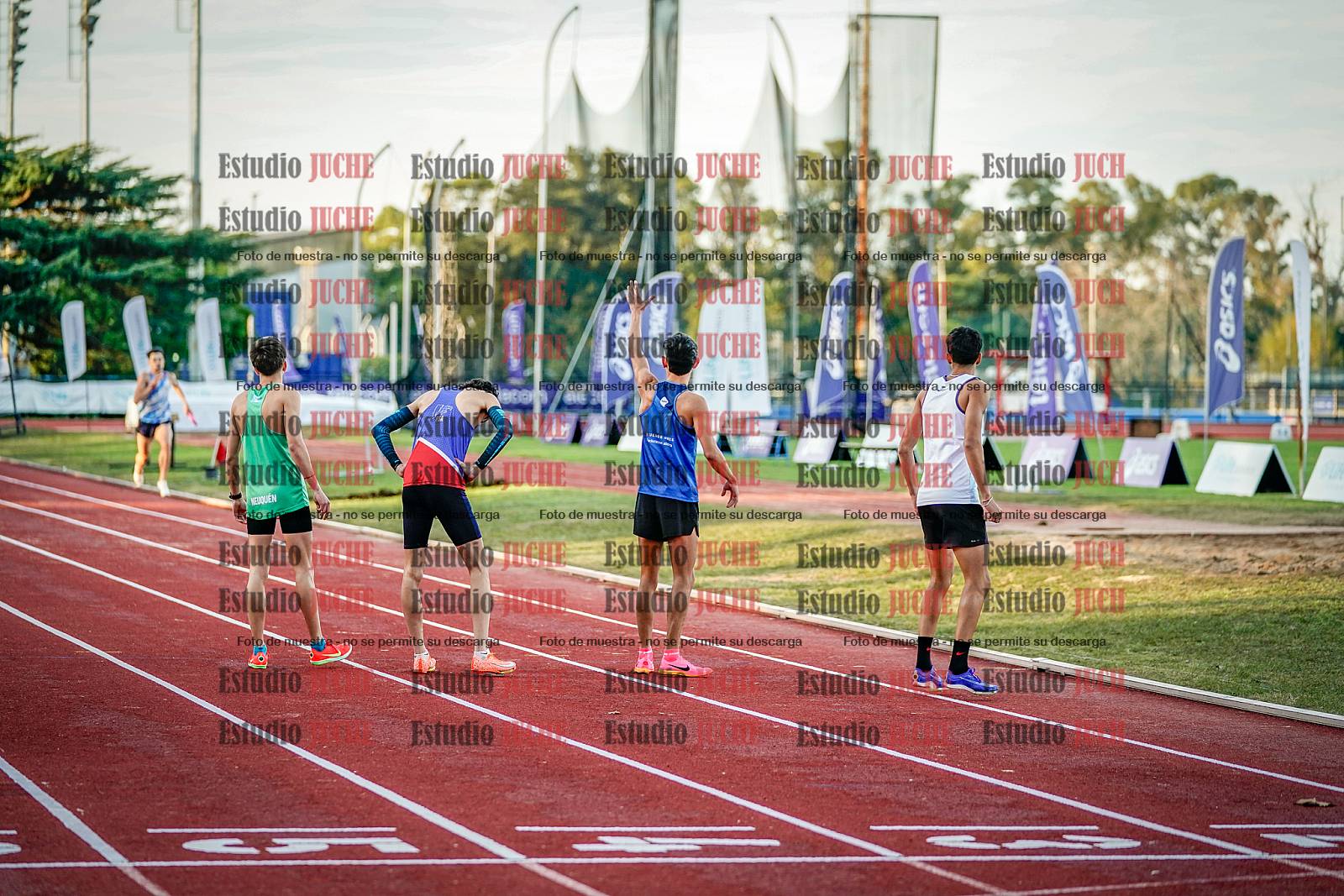 Fotos de las postas 4x400 m de varones