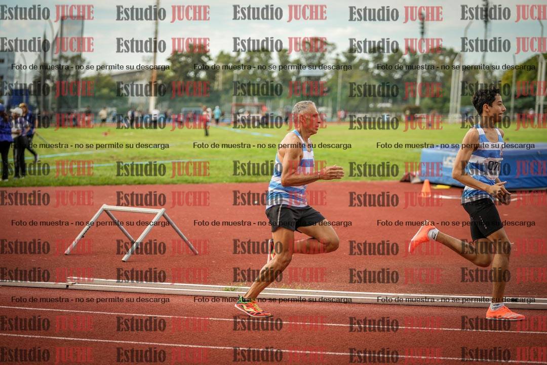 Fotos de los 800 m llanos de varones