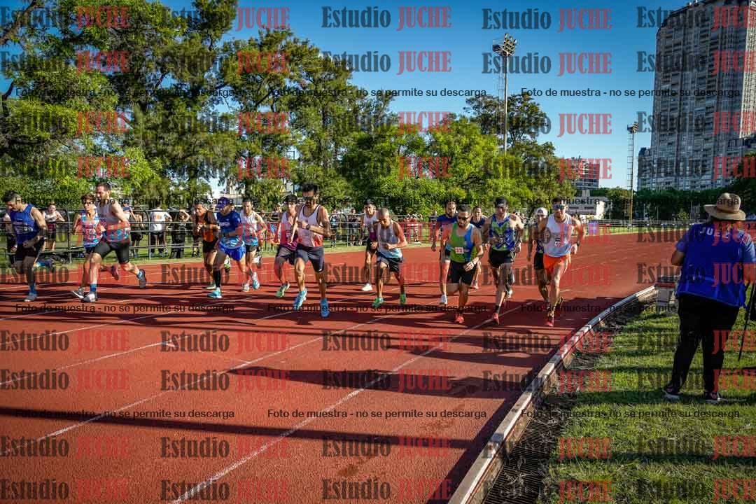 Fotos de los 3000 m llanos de varones