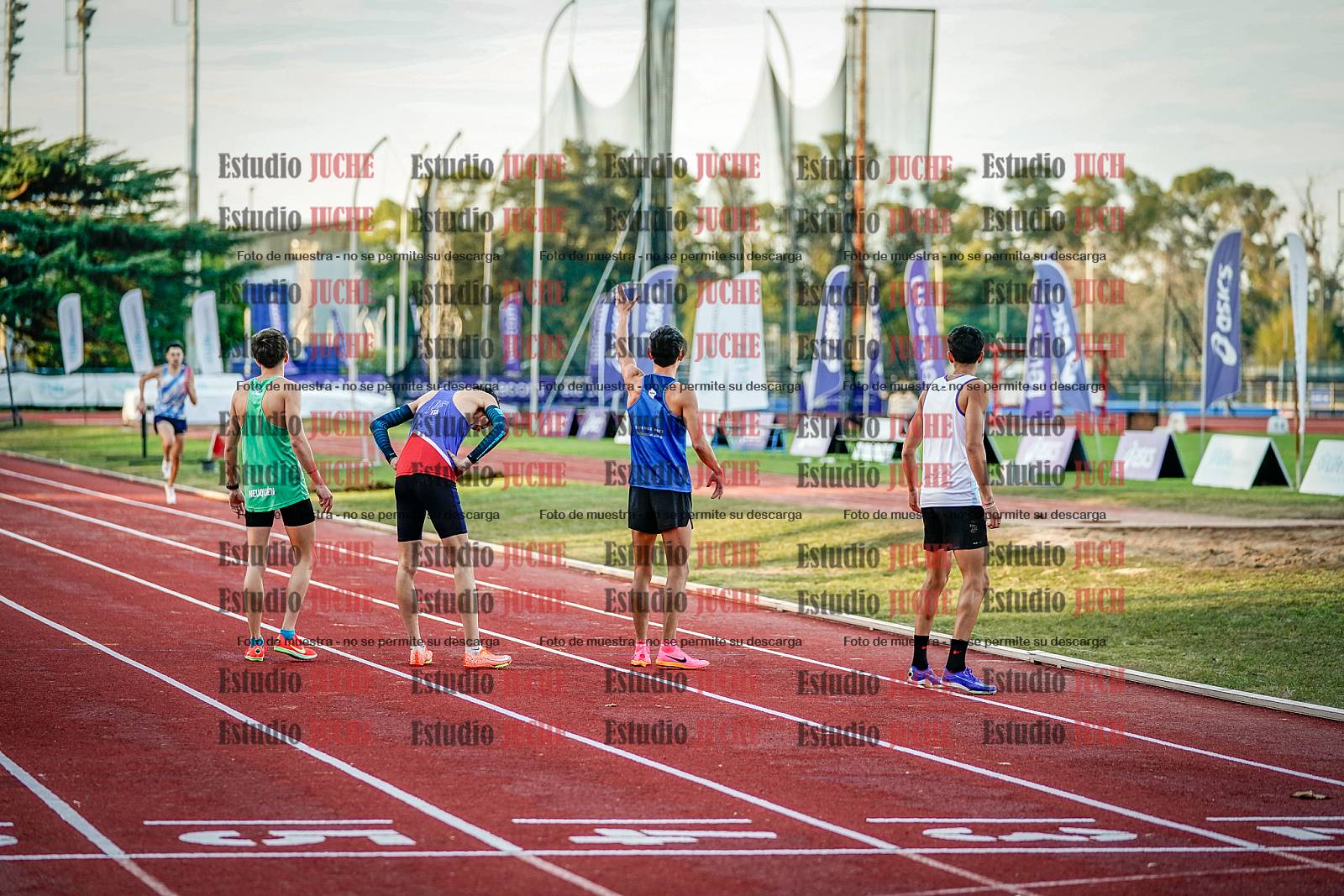 Fotos de las postas 4x400 m de varones