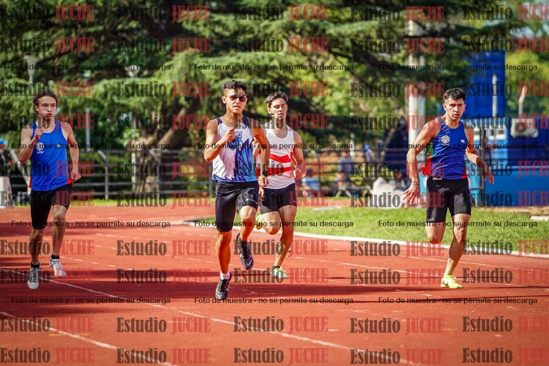Fotos de los 400 m llanos de varones