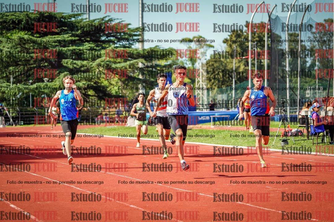 Fotos de los 400 m llanos de varones