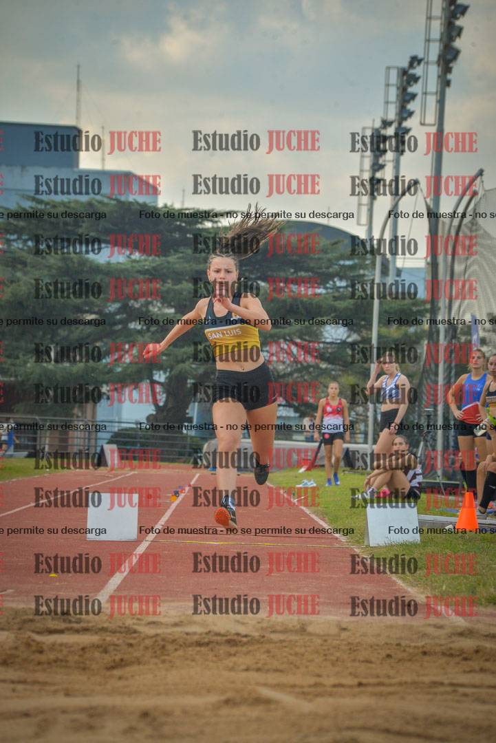 Fotos del salto en largo de mujeres