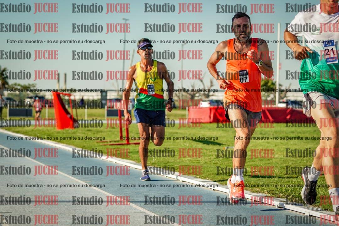 Fotos de los 3000 m llanos de varones