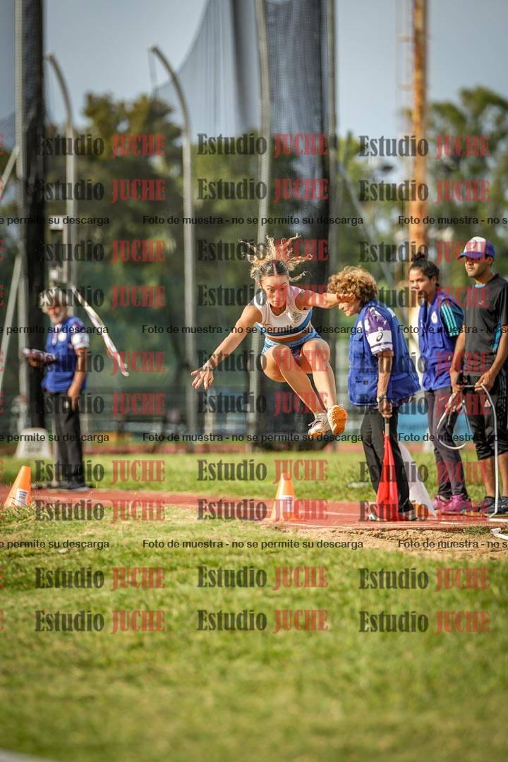 Fotos del salto en largo de mujeres - mayores