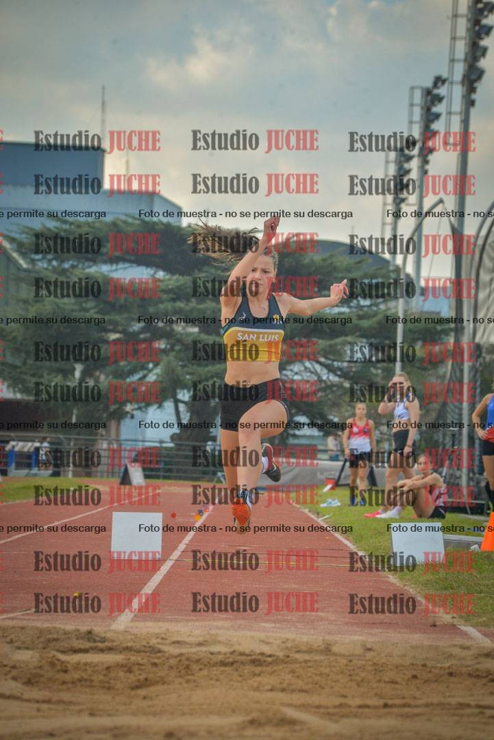 Fotos del salto en largo de mujeres