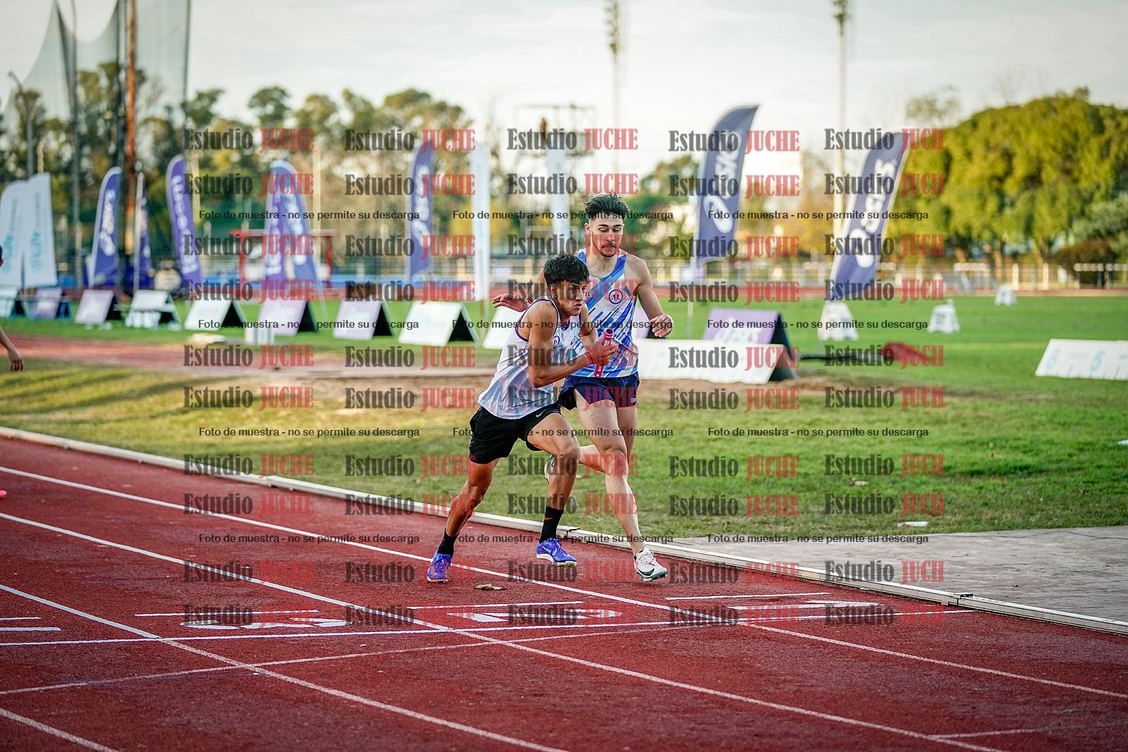 Fotos de las postas 4x400 m de varones