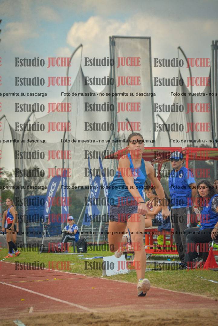 Fotos del salto en largo de mujeres
