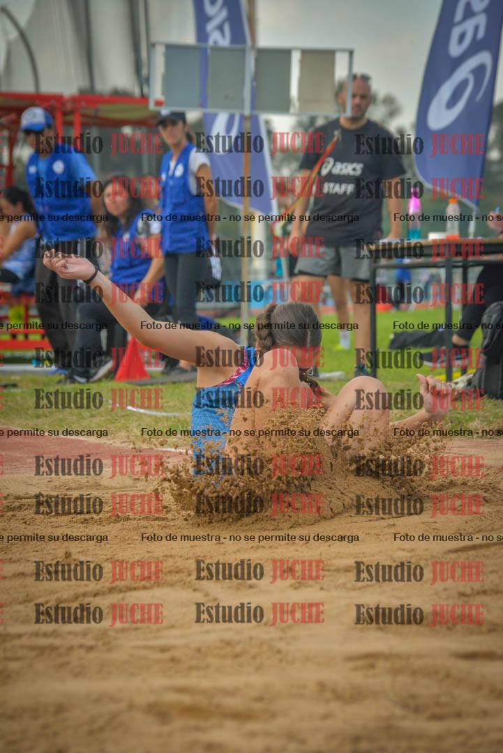 Fotos del salto en largo de mujeres