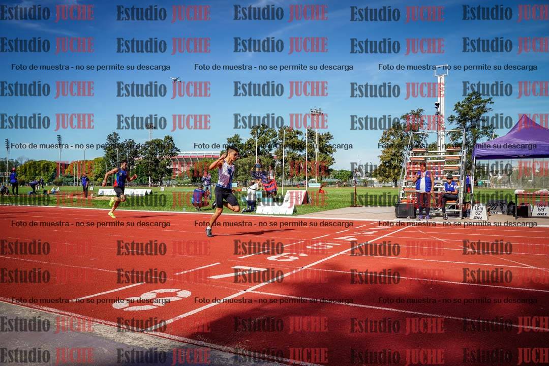 Fotos de los 400 m llanos de varones