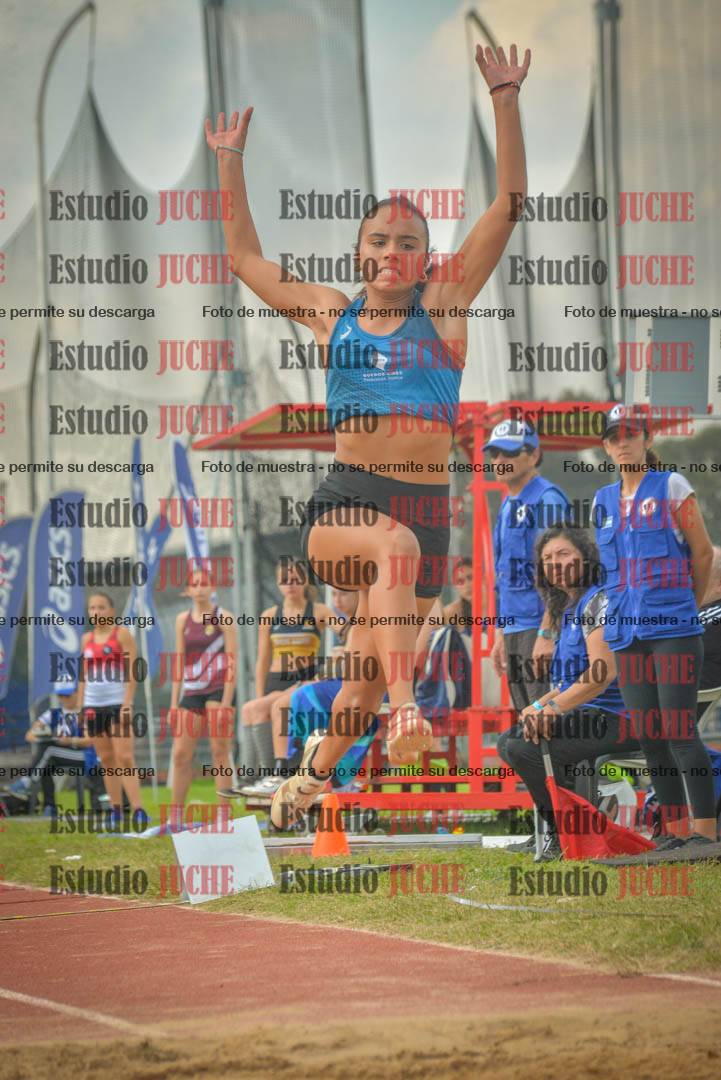 Fotos del salto en largo de mujeres