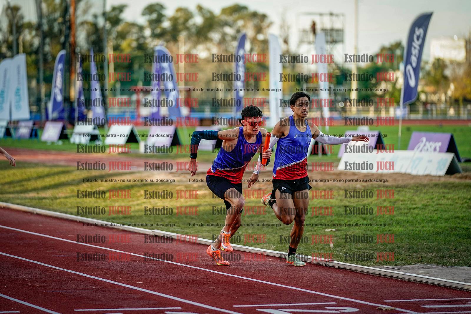 Fotos de las postas 4x400 m de varones