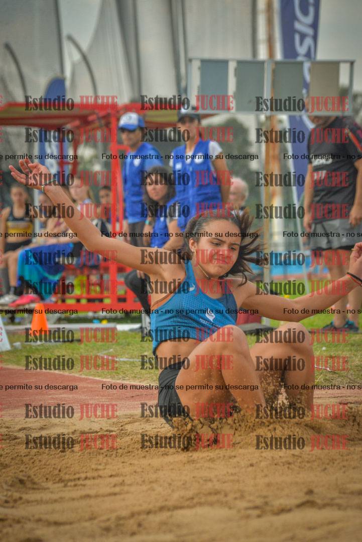 Fotos del salto en largo de mujeres