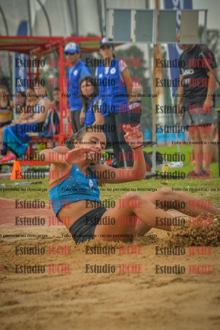 Fotos del salto en largo de mujeres