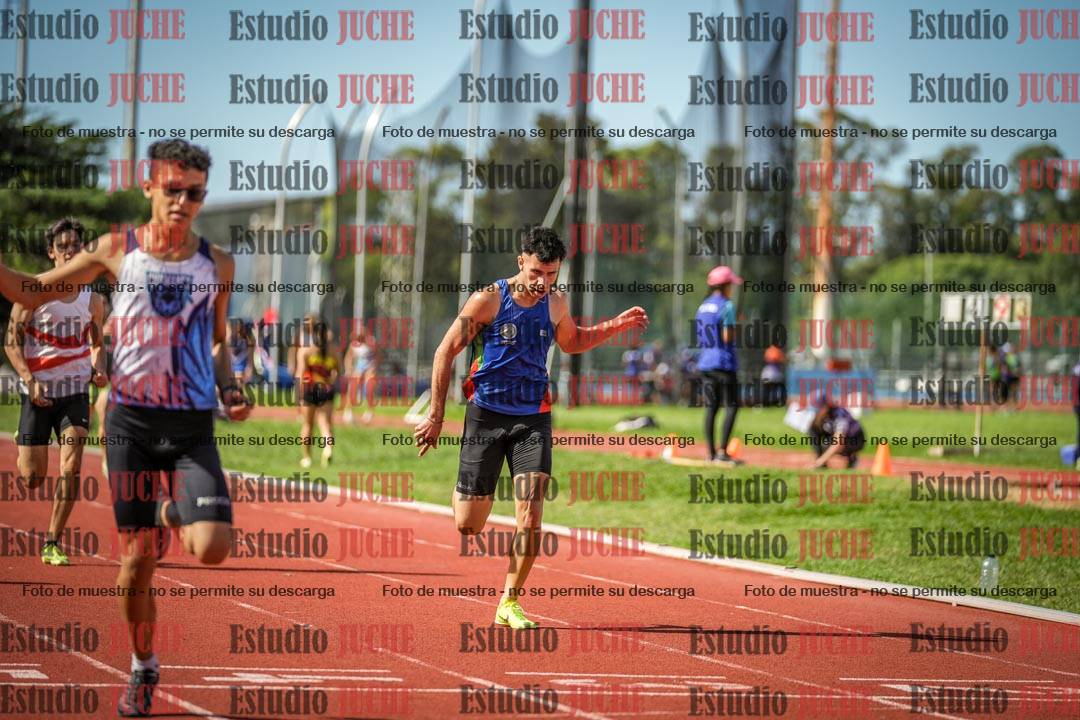 Fotos de los 400 m llanos de varones