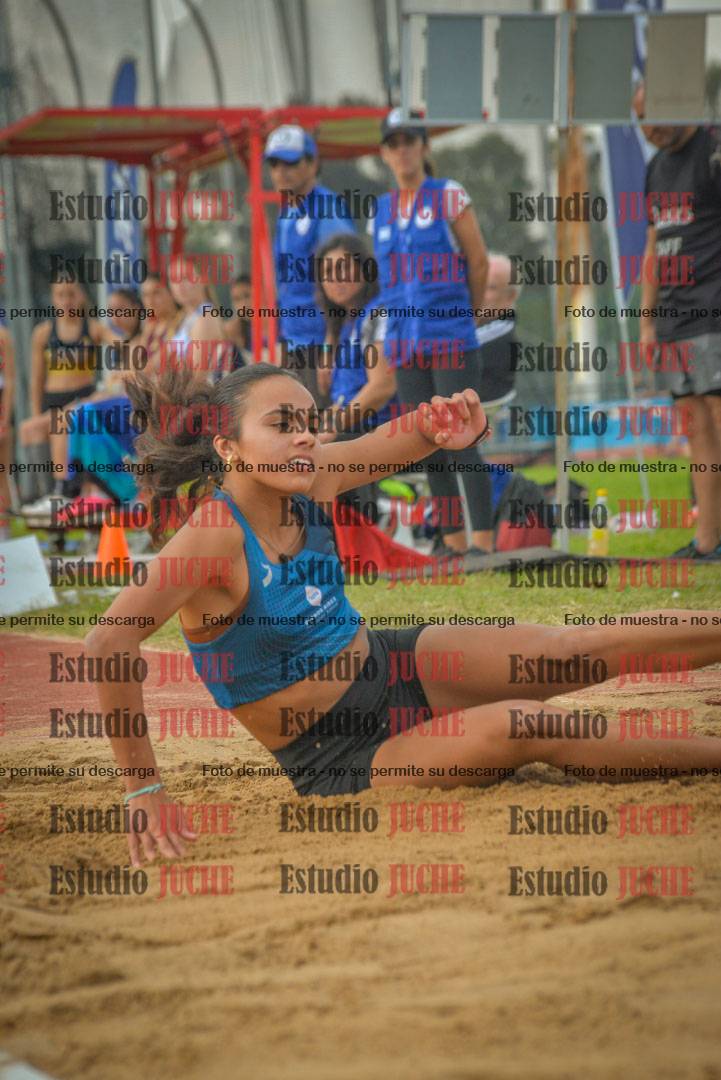 Fotos del salto en largo de mujeres