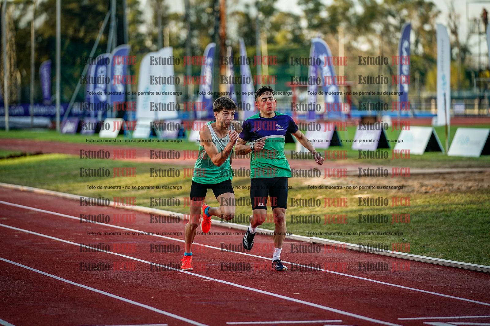 Fotos de las postas 4x400 m de varones