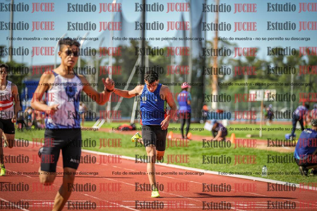 Fotos de los 400 m llanos de varones
