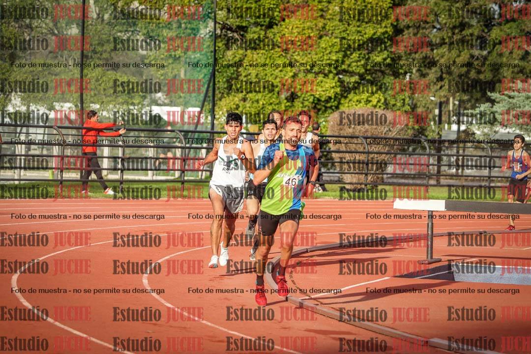 Fotos de los 3000 m llanos de varones