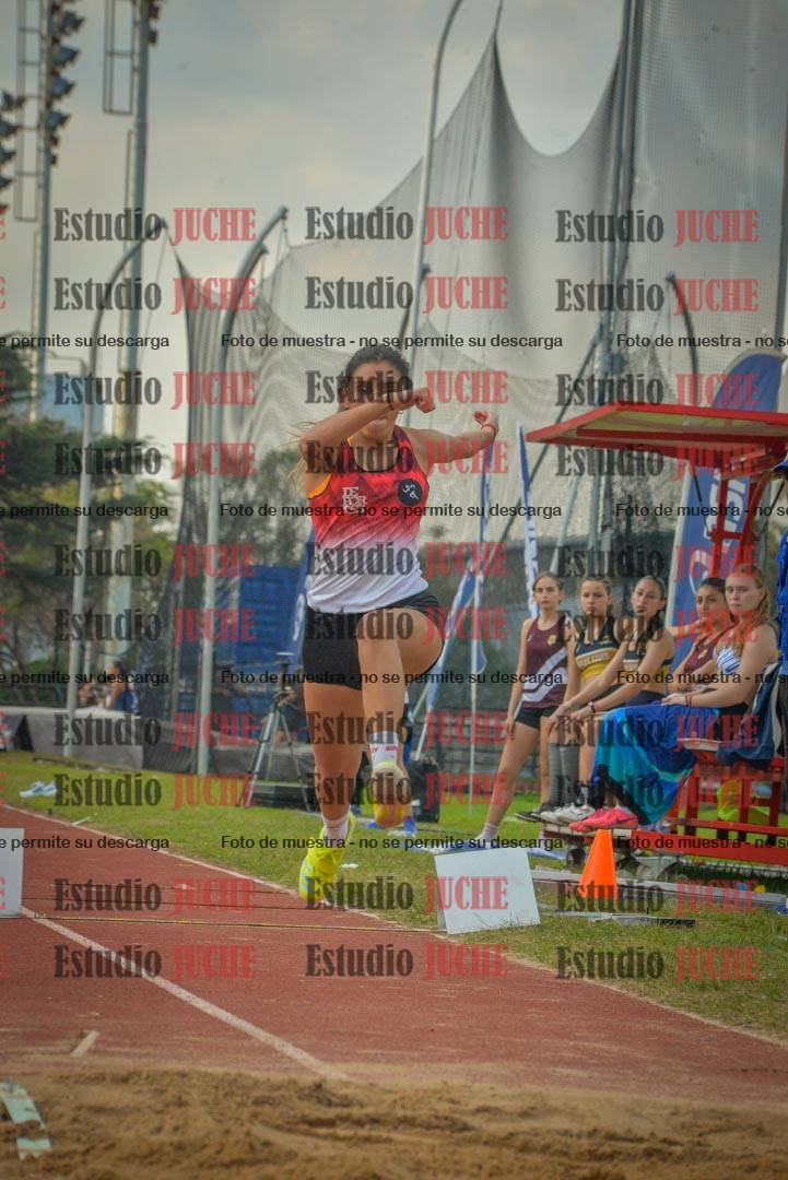 Fotos del salto en largo de mujeres