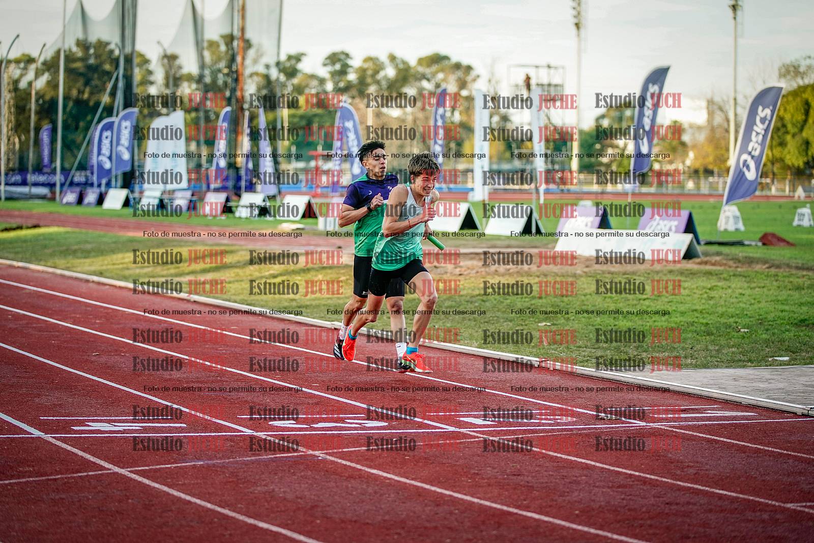 Fotos de las postas 4x400 m de varones
