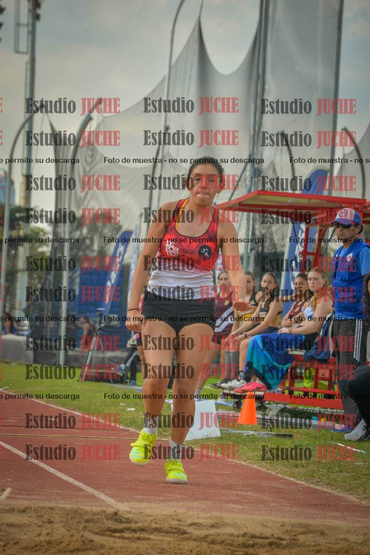 Fotos del salto en largo de mujeres