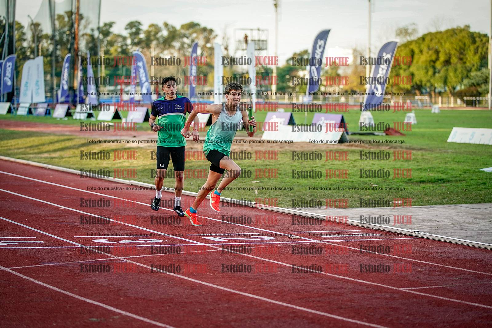 Fotos de las postas 4x400 m de varones