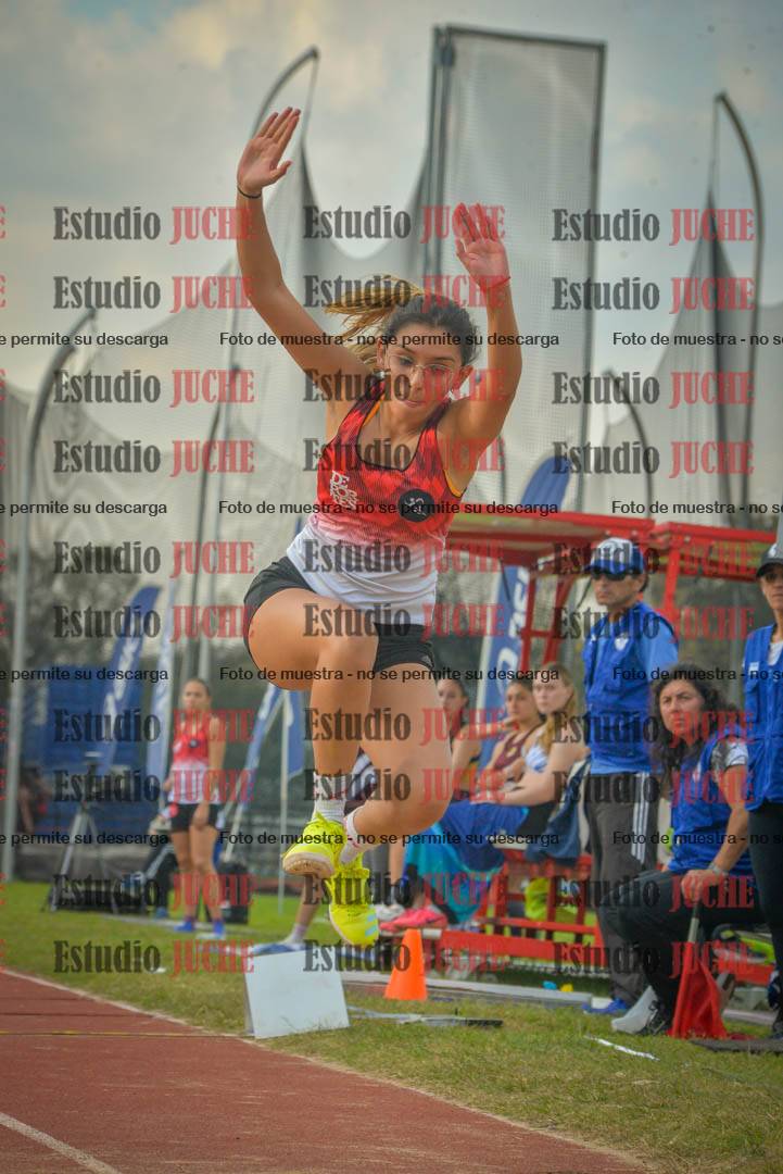 Fotos del salto en largo de mujeres