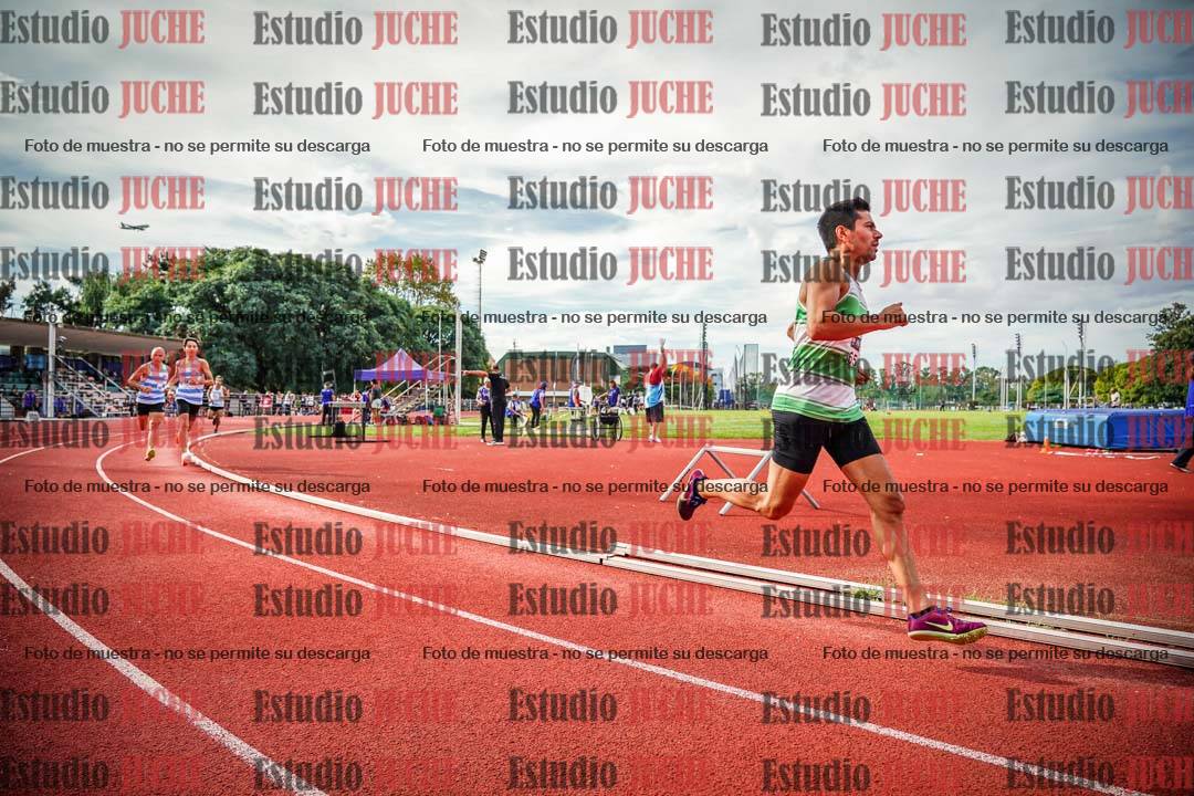 Fotos de los 800 m llanos de varones
