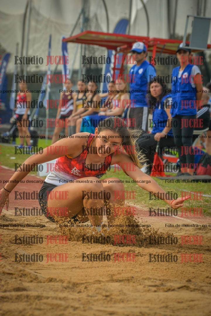 Fotos del salto en largo de mujeres