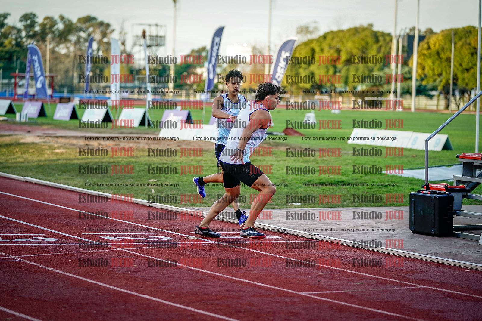 Fotos de las postas 4x400 m de varones