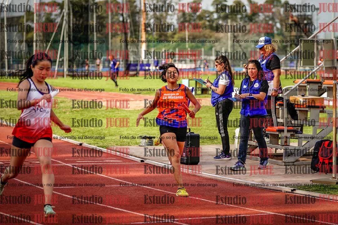 Fotos de las postas 5x80 m llanos de mujeres