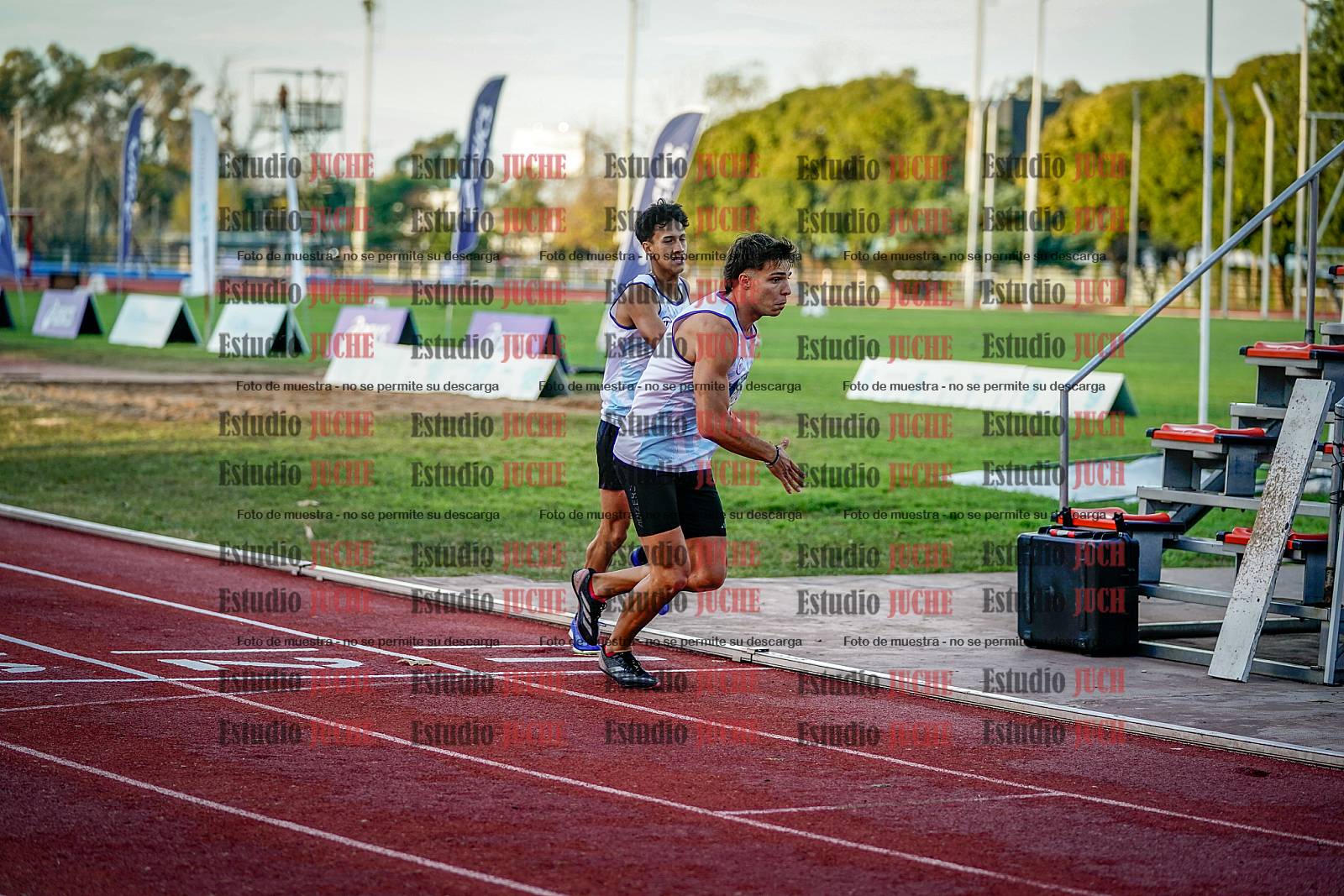 Fotos de las postas 4x400 m de varones